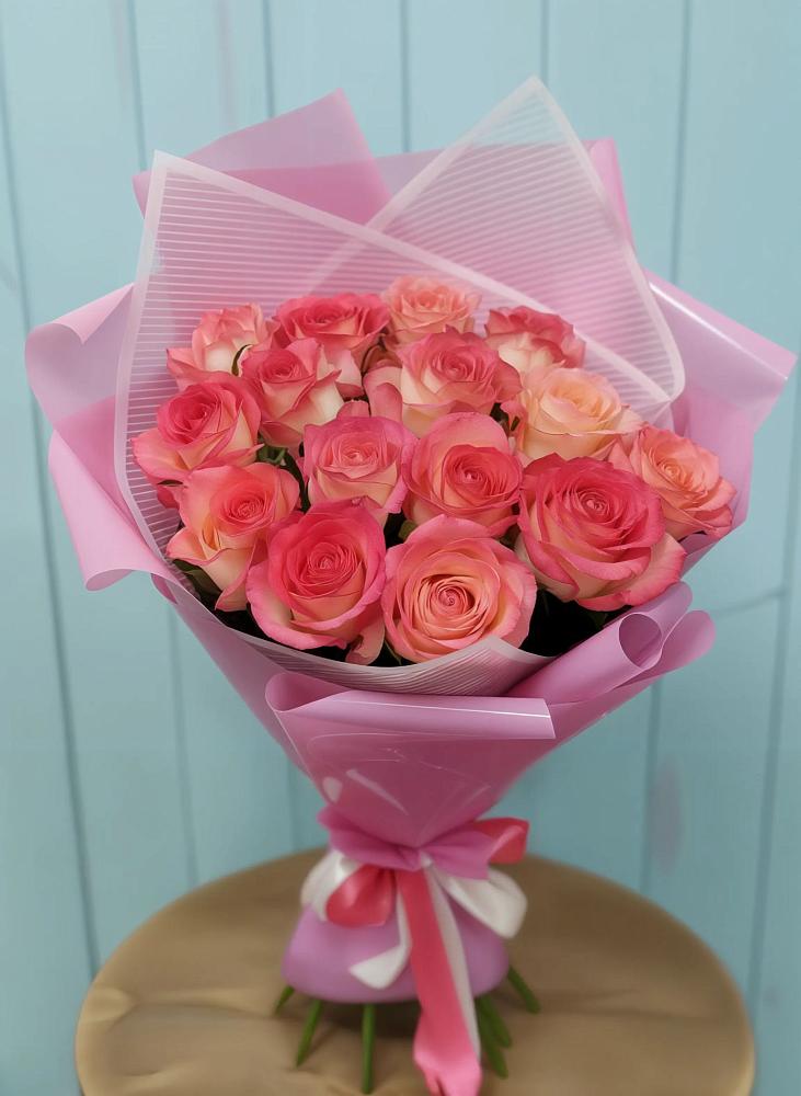 Букет 15 Розовых роз Равель в Койгородке