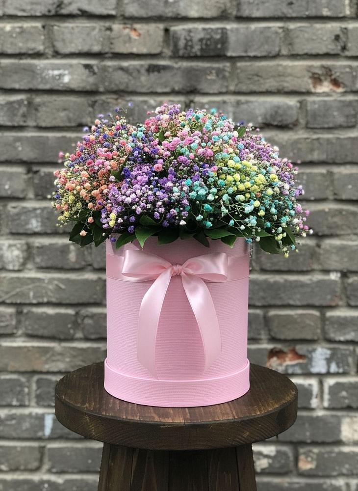 Цветочная композиция из Гипсофила и Розы в шляпной коробке в Койгородке