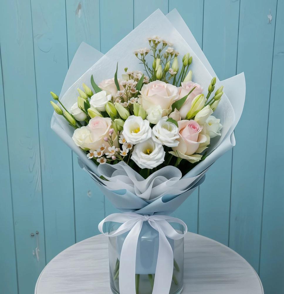 Букет цветов из: Розы и Лизиантусы в Койгородке