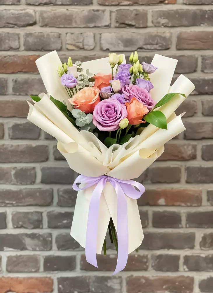 Букет цветов из: Лизиантусы и Розы в Койгородке