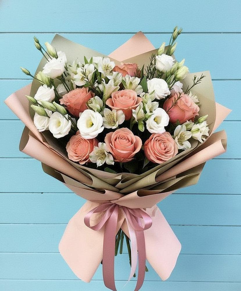 Букет цветов из: Розы, Альстромерии и Лизиантусы в Койгородке