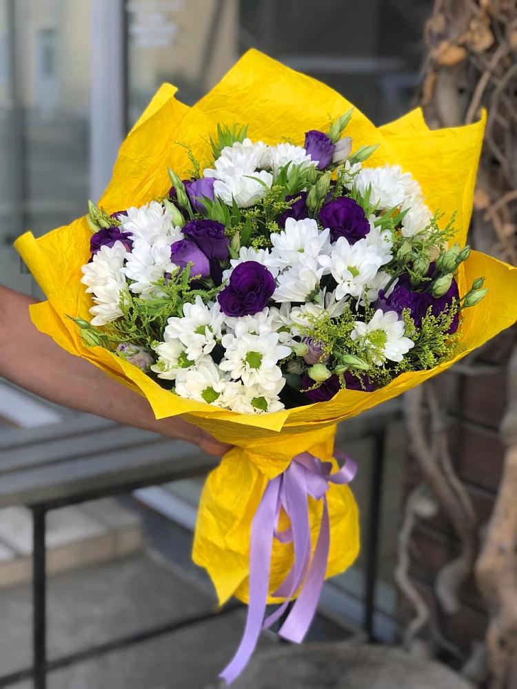 Букет цветов из: Ирисы, Хризантемы и Ромашки в Койгородке