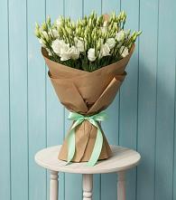 Букет цветов из:  Лизиантусы в Койгородке