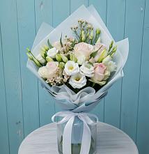 Букет цветов из:  Розы и Лизиантусы в Койгородке
