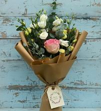 Букет цветов из:  Розы и Лизиантусы #REPLACE_PRED# Койгородке