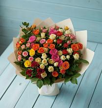 Букет Микс из разноцветных кустовых роз в Койгородке
